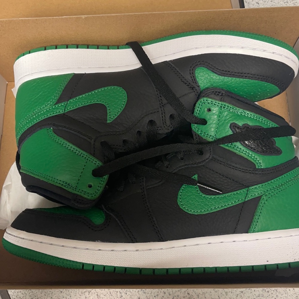 Pine green 1s